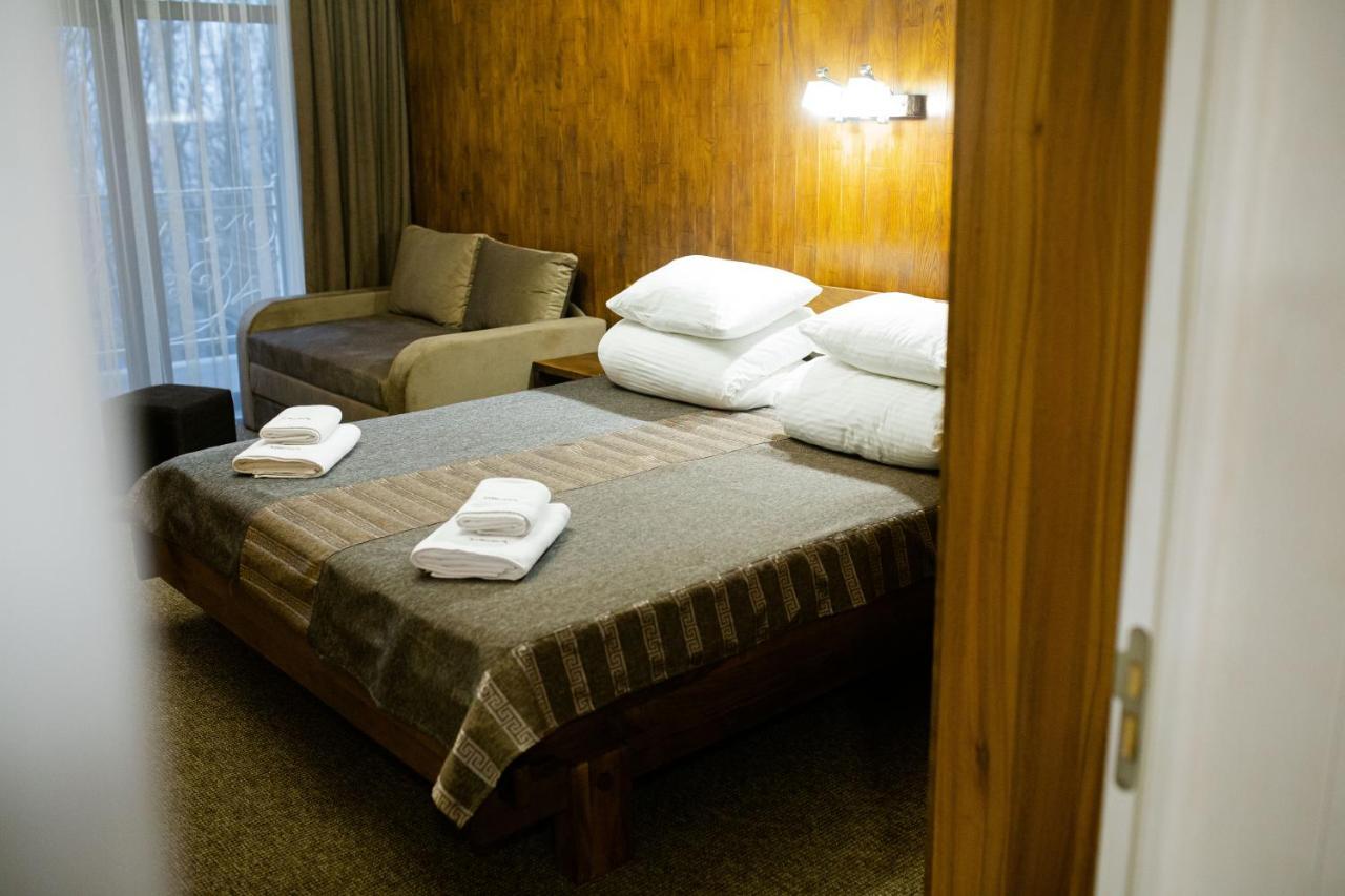 Zatyshok Hotell Svaljava Eksteriør bilde